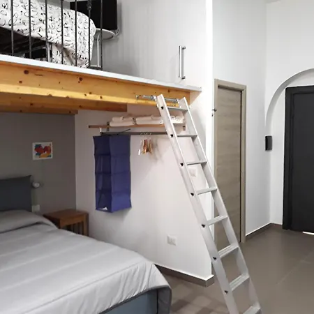 Center Bed & Breakfast Neapol