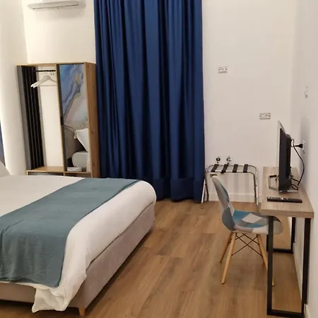 Center Bed & Breakfast 2*