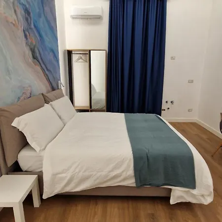 Center 2* Naples