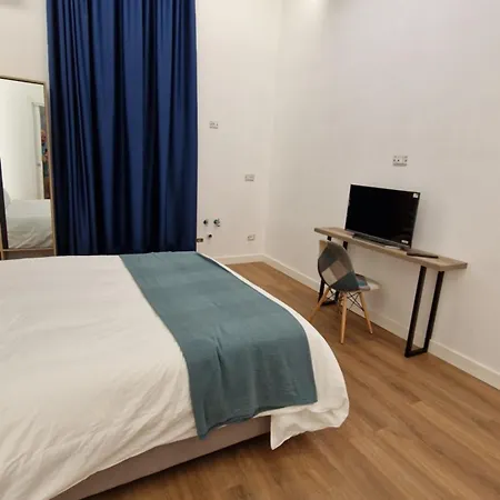 Bed & Breakfast Center 2*