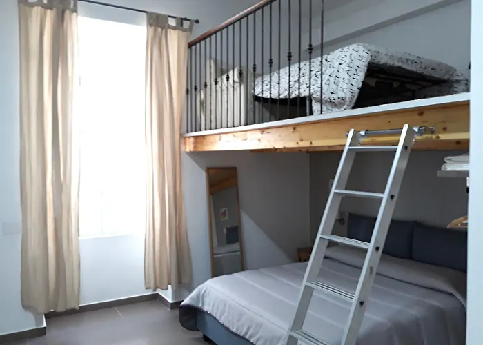 Center Oda ve Kahvaltı 4*